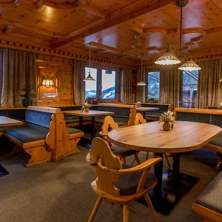 Erzherzog Johann Apartahotel 4*